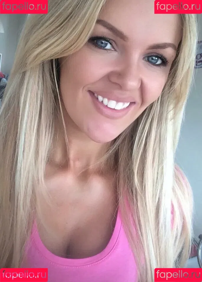 Nicole Farrell Onlyfans Photo Gallery 