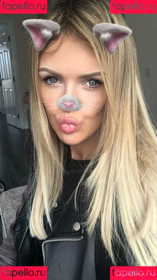 Nicole Farrell Onlyfans Photo Gallery 
