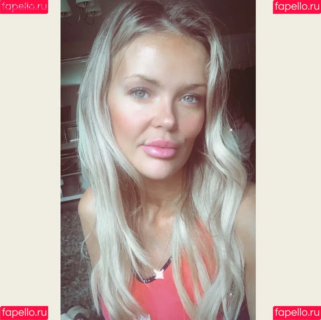 Nicole Farrell Onlyfans Photo Gallery 