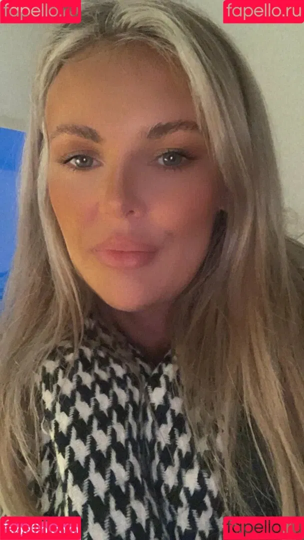 Nicole Farrell Onlyfans Photo Gallery 