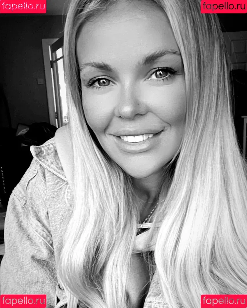 Nicole Farrell Onlyfans Photo Gallery 