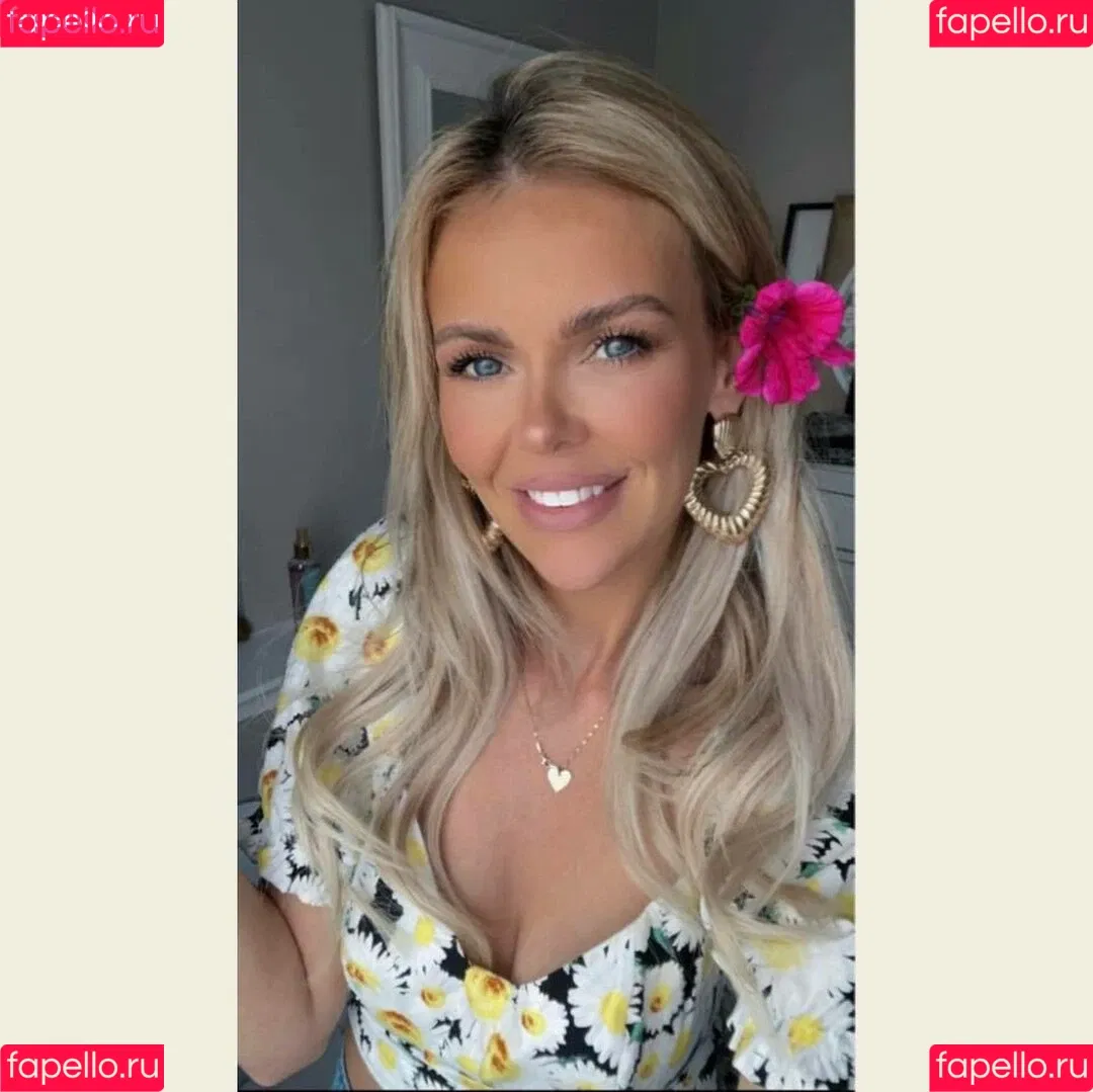 Nicole Farrell Onlyfans Photo Gallery 