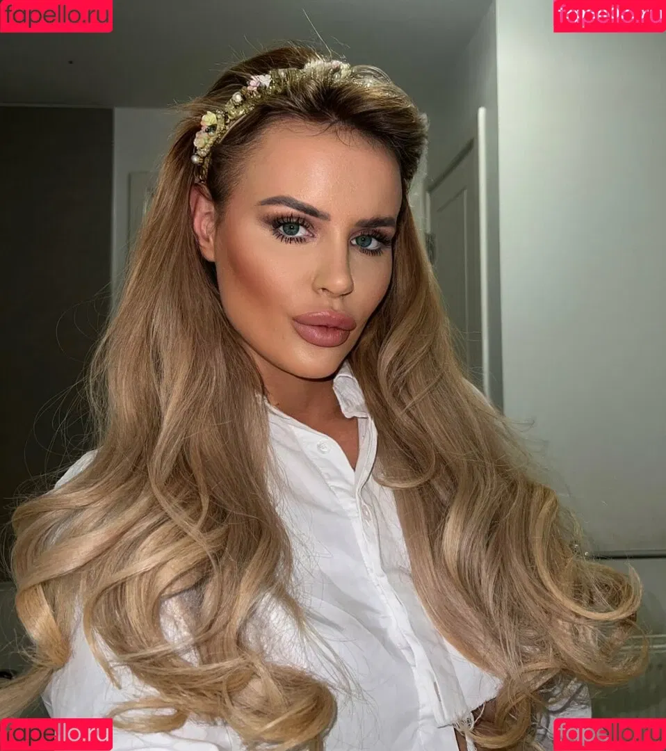 Nicole Farrell Onlyfans Photo Gallery 