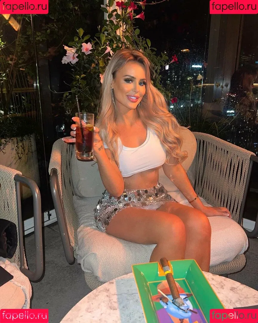 Nicole Farrell Onlyfans Photo Gallery 