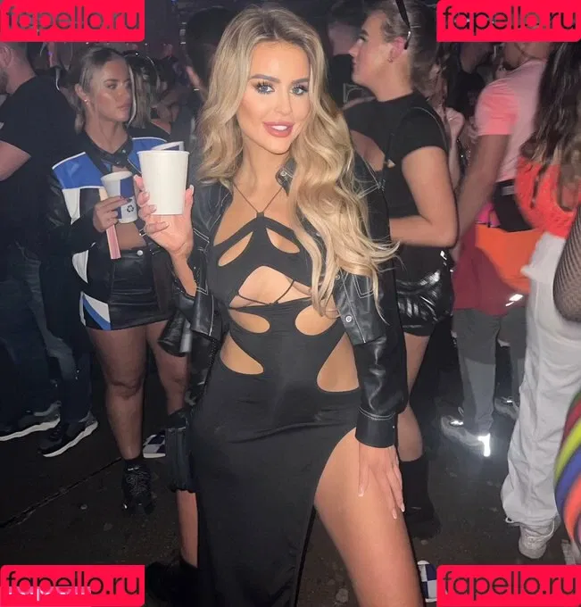 Nicole Farrell Onlyfans Photo Gallery 