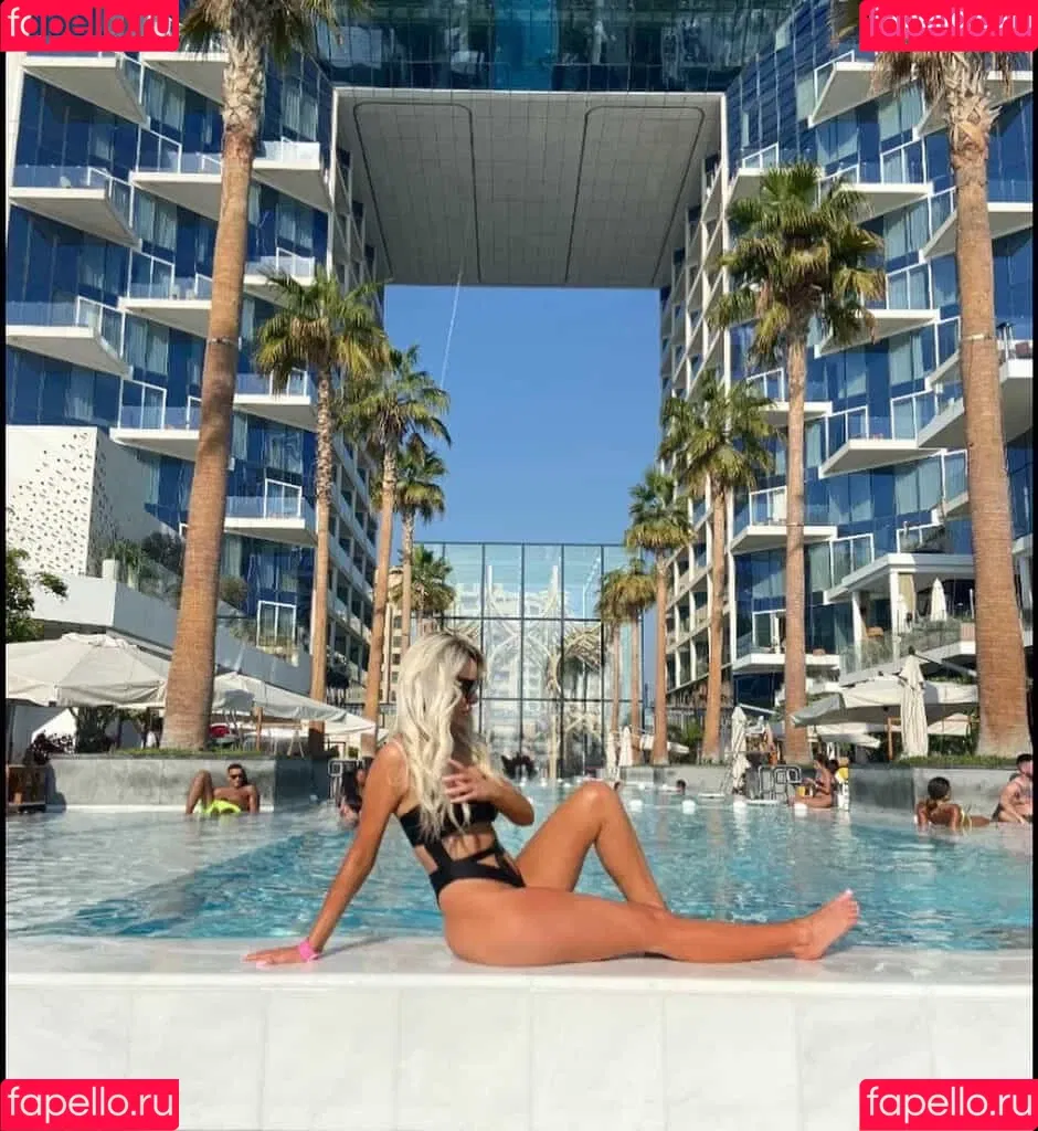 Nicole Farrell Onlyfans Photo Gallery 