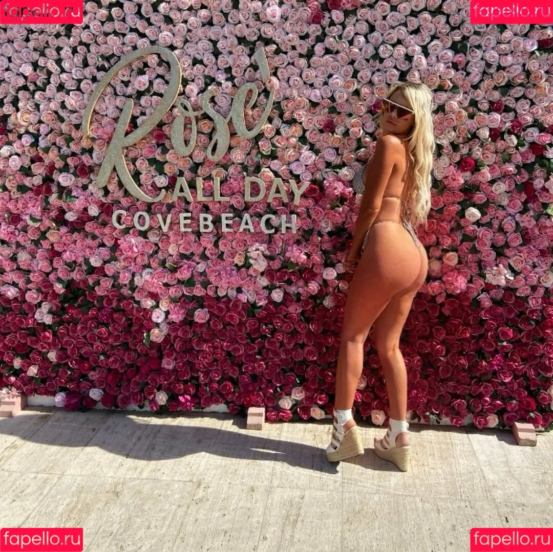 Nicole Farrell Onlyfans Photo Gallery 