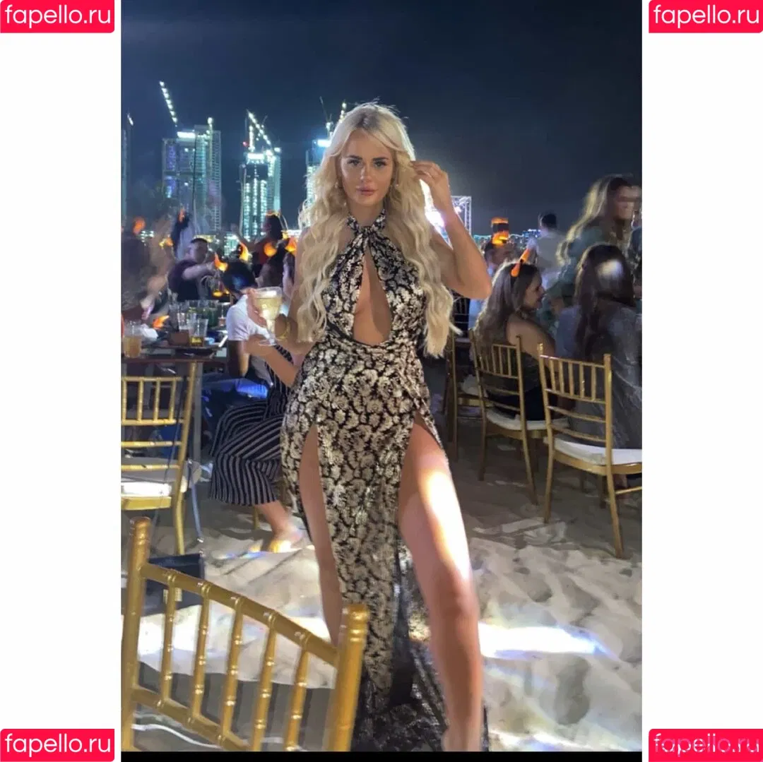 Nicole Farrell Onlyfans Photo Gallery 