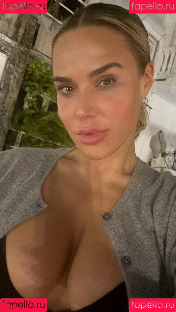 CJ Perry aka Lana Onlyfans Photo Gallery 