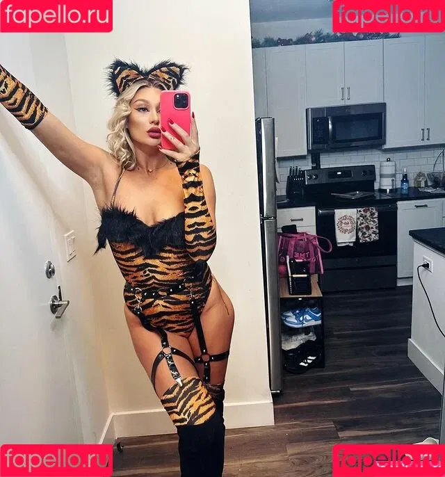 Izzi Dame Onlyfans Photo Gallery 