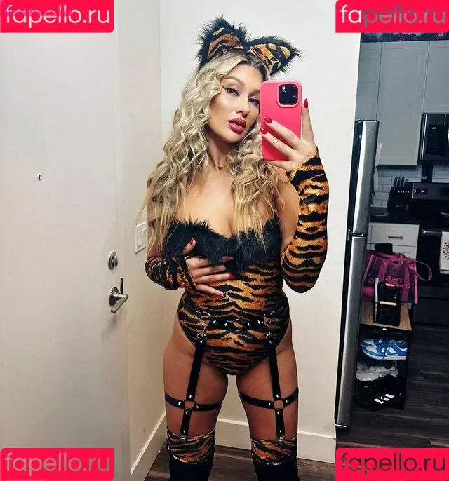 Izzi Dame Onlyfans Photo Gallery 