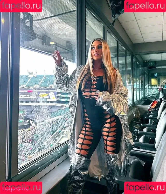 Izzi Dame Onlyfans Photo Gallery 