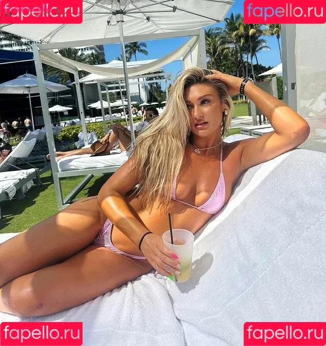 Izzi Dame Onlyfans Photo Gallery 