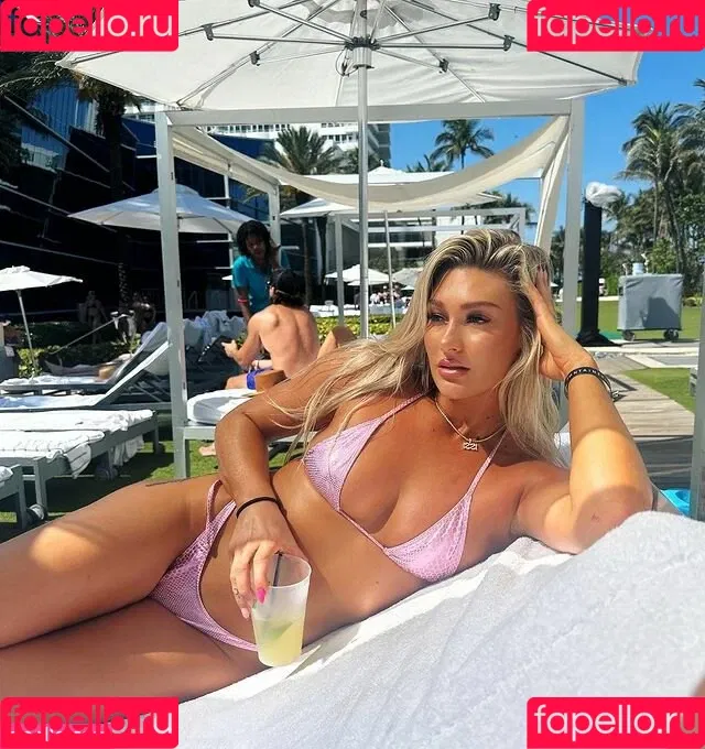 Izzi Dame Onlyfans Photo Gallery 