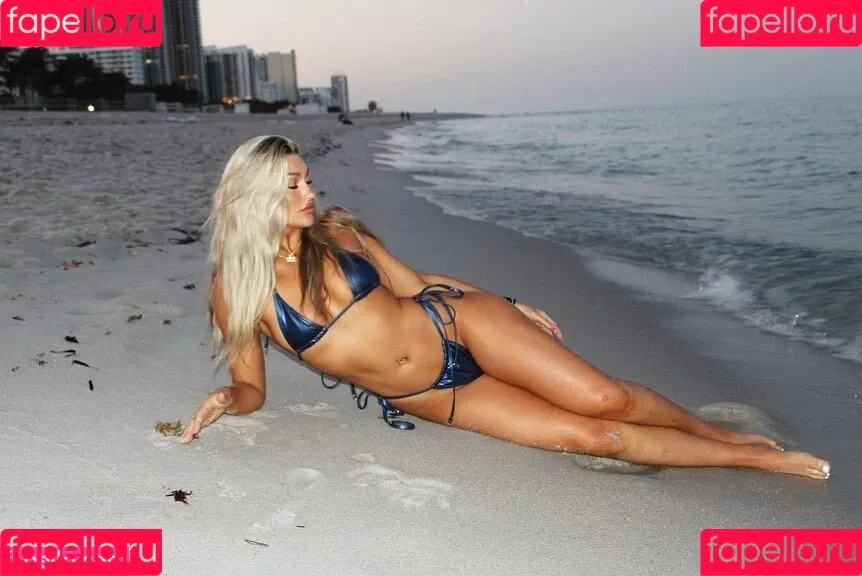 Izzi Dame Onlyfans Photo Gallery 
