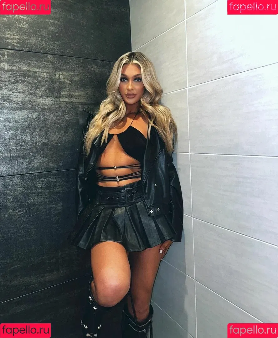 Izzi Dame Onlyfans Photo Gallery 