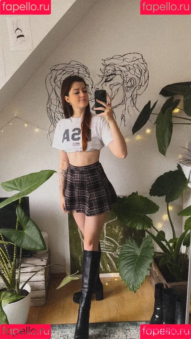 Leonie Busse Onlyfans Photo Gallery 