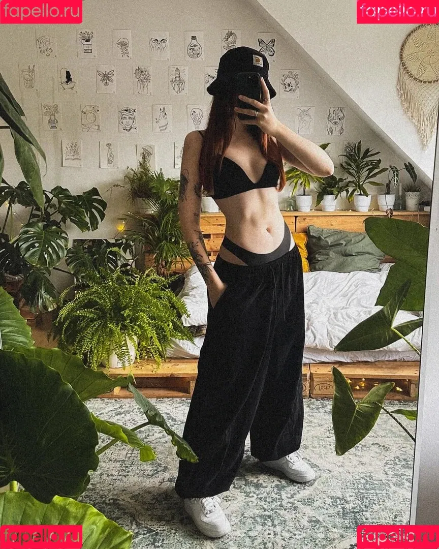 Leonie Busse Onlyfans Photo Gallery 