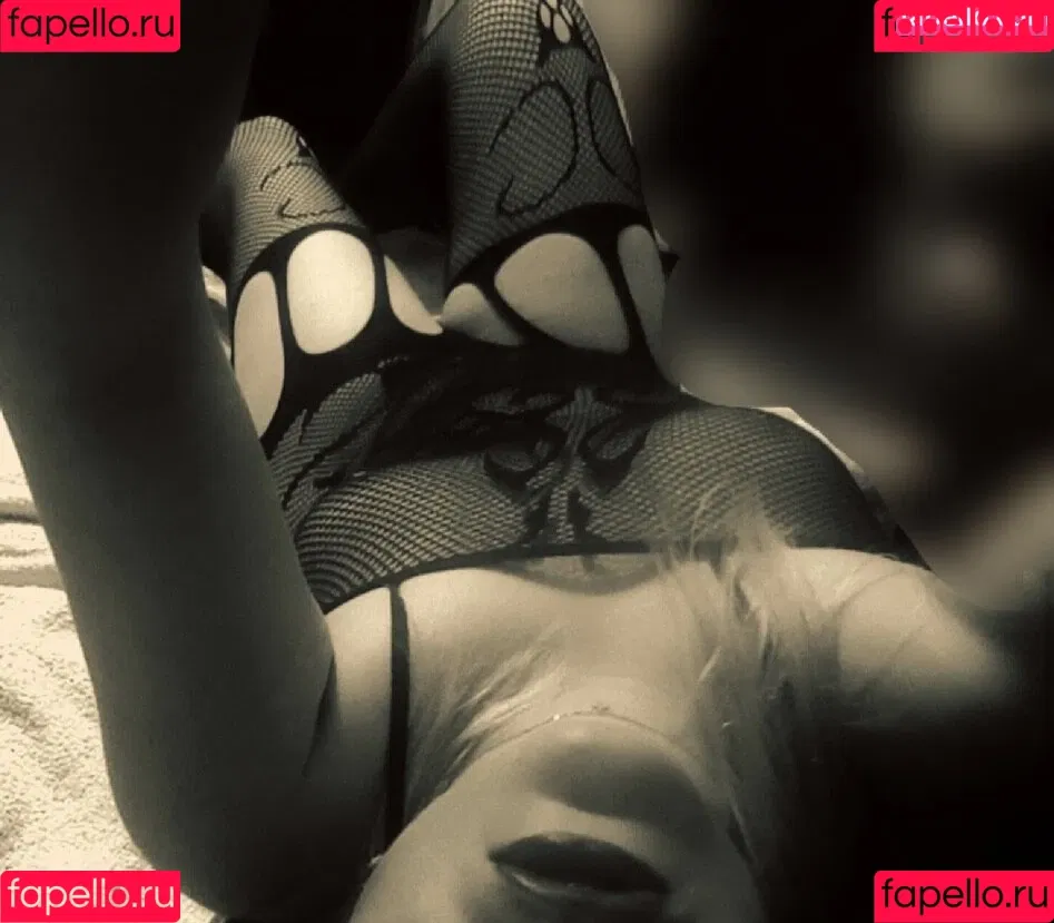 JennyHotWife Onlyfans Photo Gallery 
