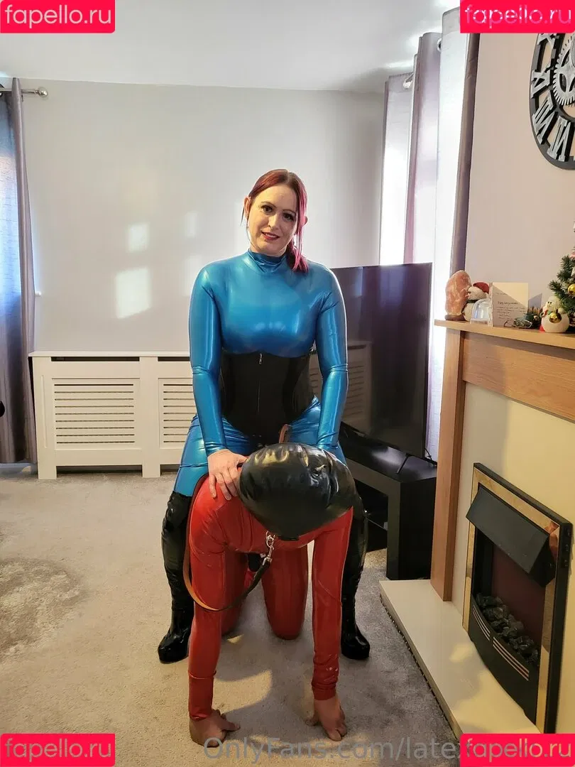 latexnikki12 Onlyfans Photo Gallery 