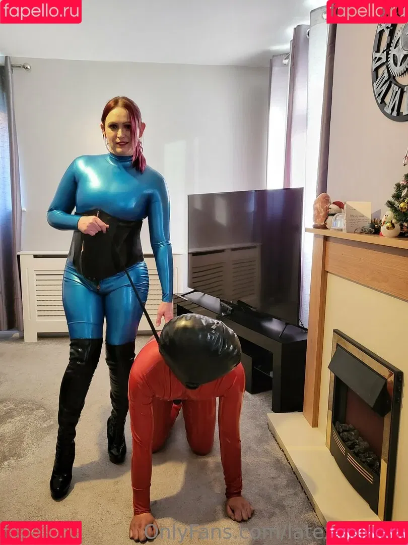 latexnikki12 Onlyfans Photo Gallery 
