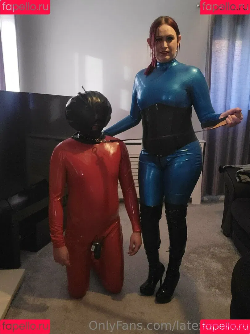 latexnikki12 Onlyfans Photo Gallery 