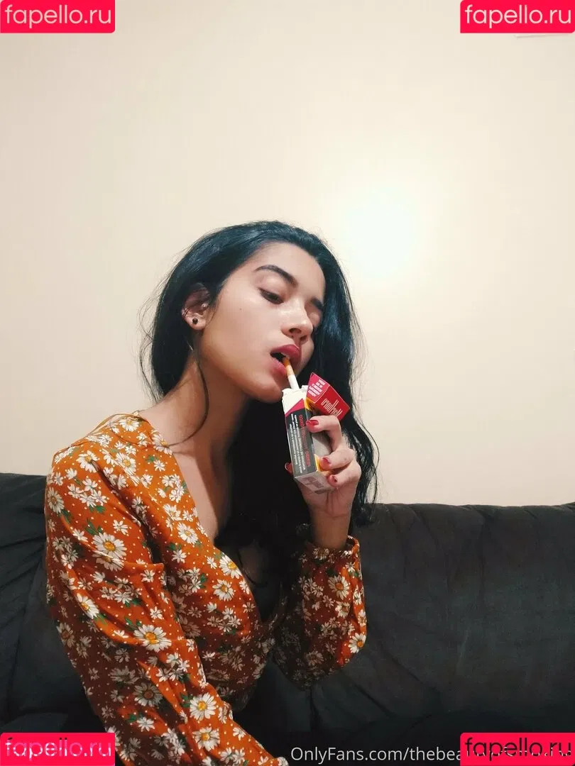 thebeautyofsmoking Onlyfans Photo Gallery 