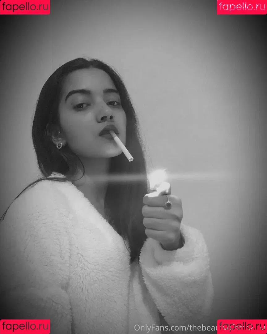 thebeautyofsmoking Onlyfans Photo Gallery 