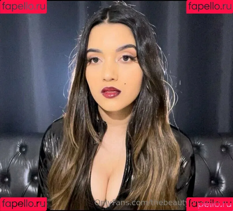 thebeautyofsmoking Onlyfans Photo Gallery 