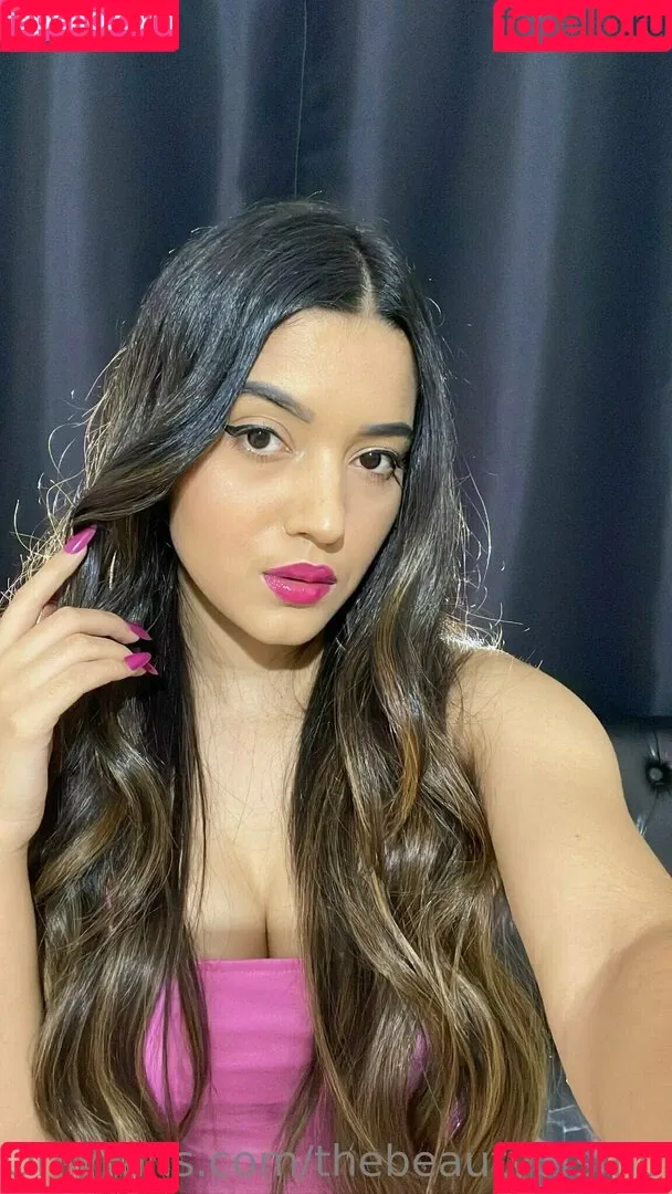 thebeautyofsmoking Onlyfans Photo Gallery 