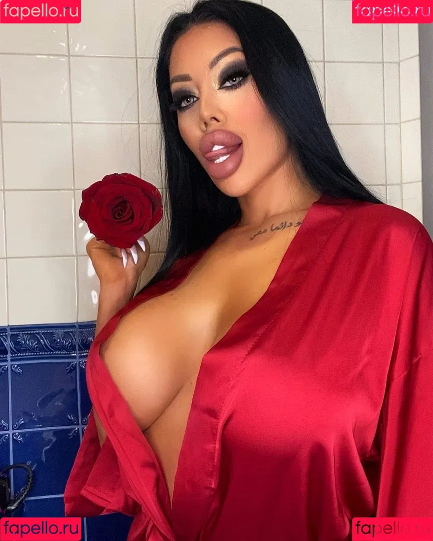 Lara Frost Onlyfans Photo Gallery 