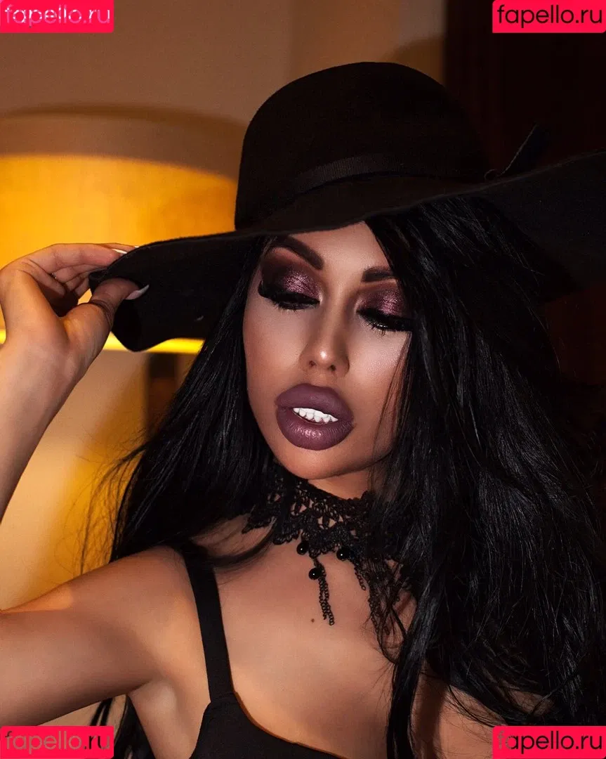 Lara Frost Onlyfans Photo Gallery 