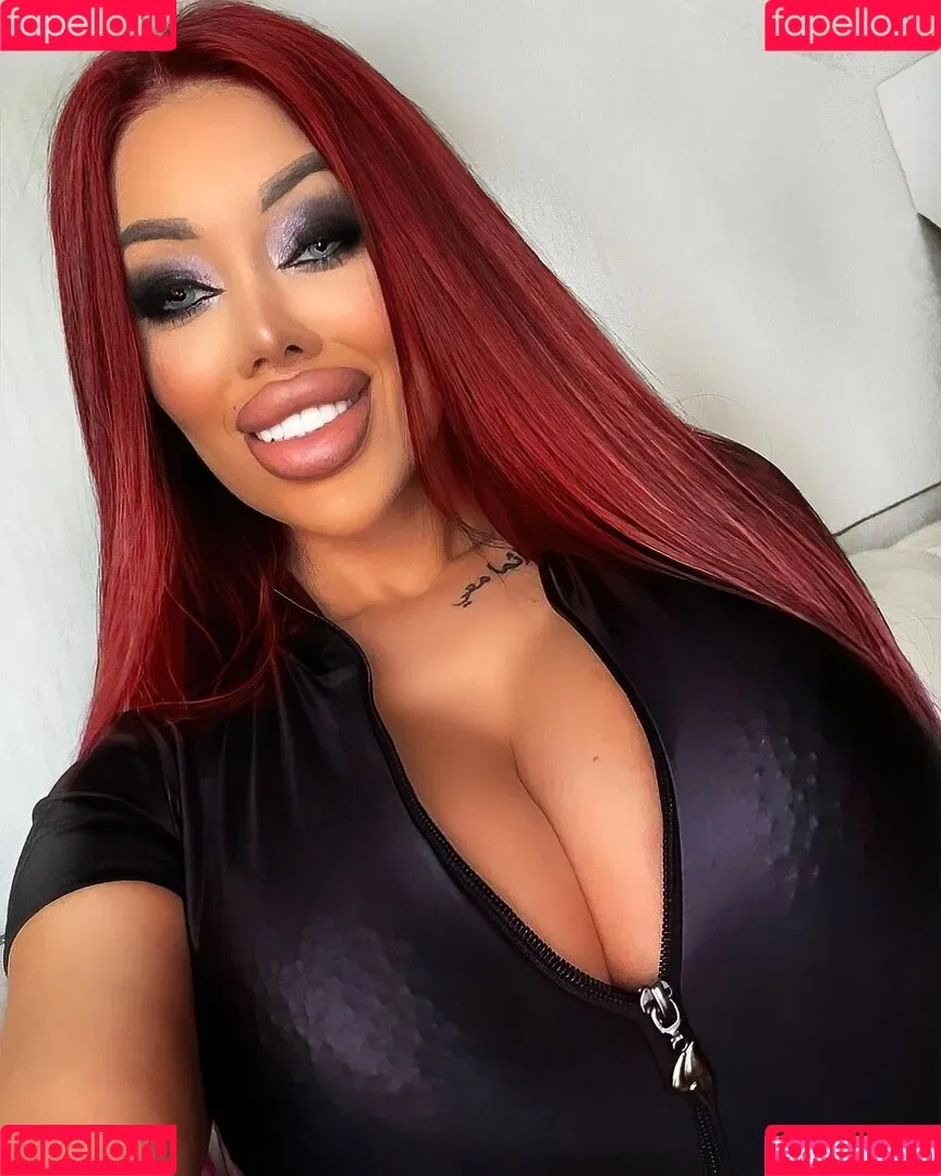 Lara Frost Onlyfans Photo Gallery 