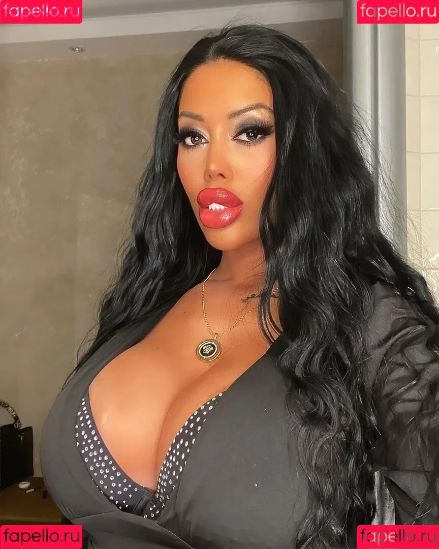 Lara Frost Onlyfans Photo Gallery 