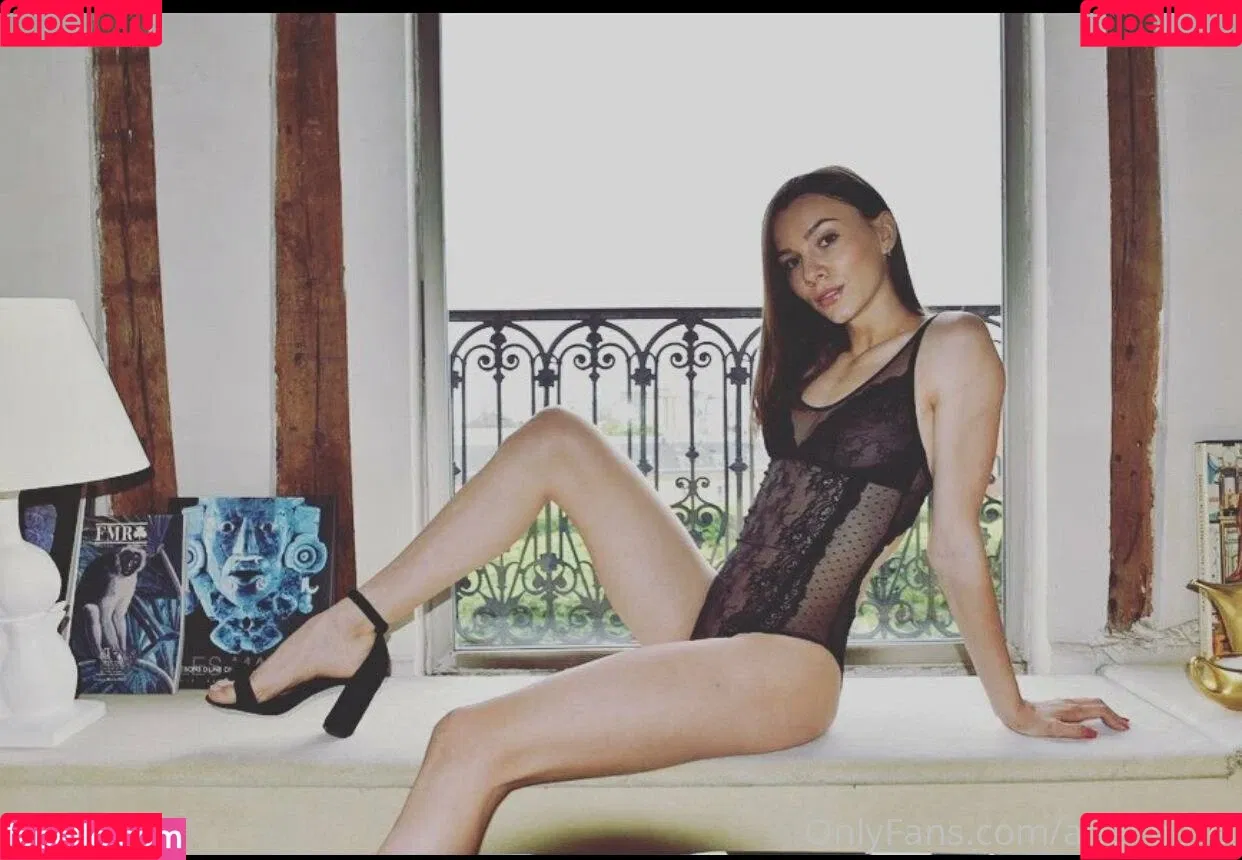 adelmorel Onlyfans Photo Gallery 