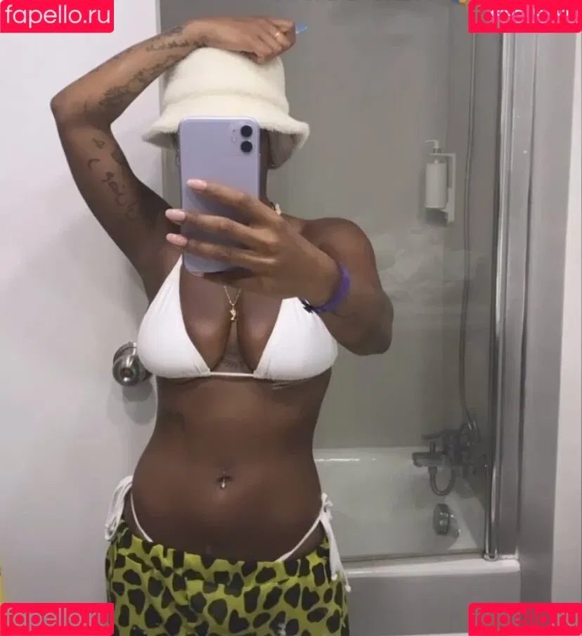 Nura Habib Omer Onlyfans Photo Gallery 