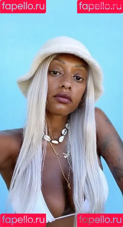 Nura Habib Omer Onlyfans Photo Gallery 