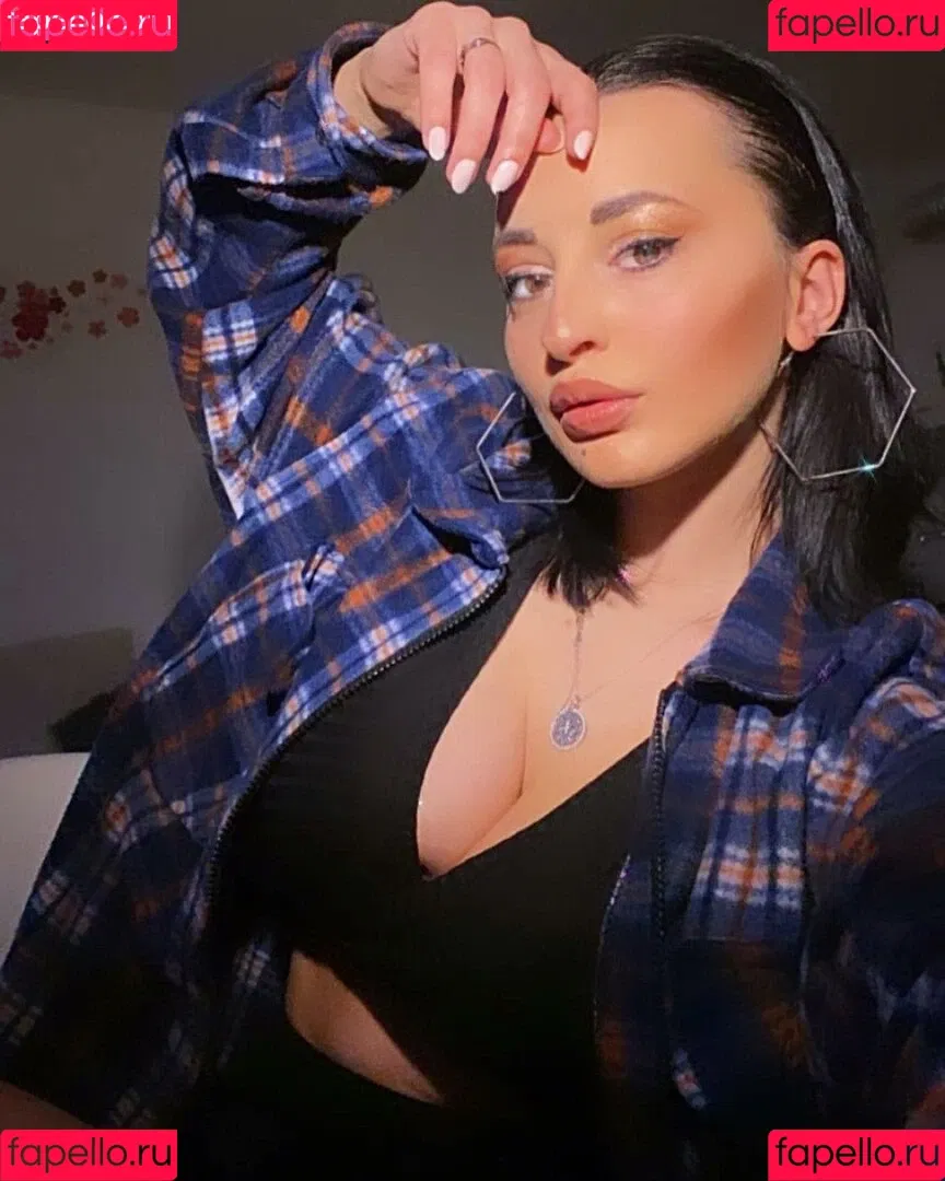 Nino Kikacheishvili Onlyfans Photo Gallery 