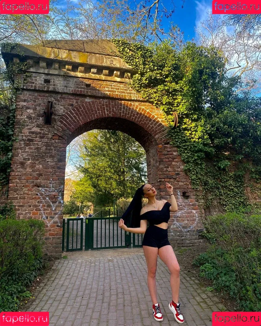 Nino Kikacheishvili Onlyfans Photo Gallery 