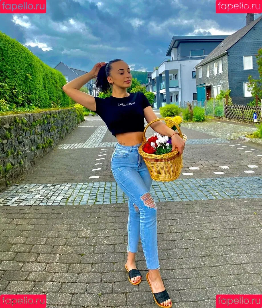 Nino Kikacheishvili Onlyfans Photo Gallery 