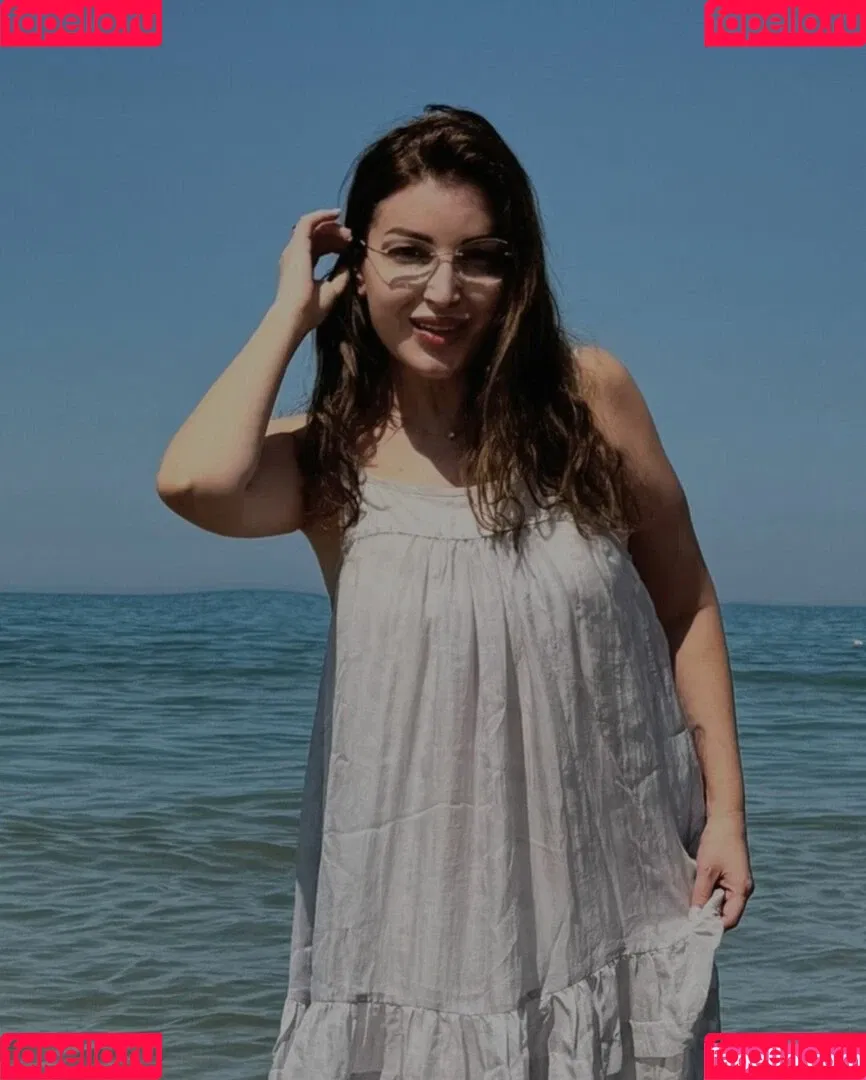 Fiori Dardha Onlyfans Photo Gallery 
