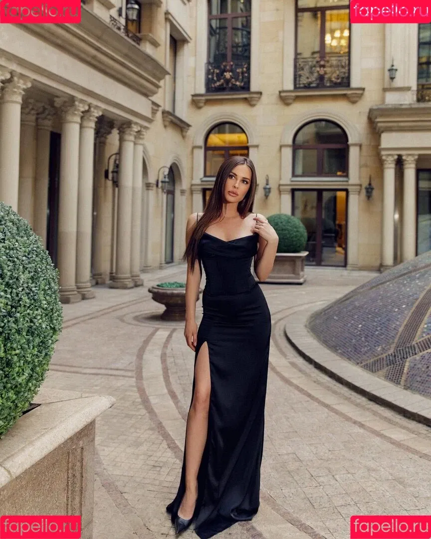 Julia Mikhalkova Onlyfans Photo Gallery 