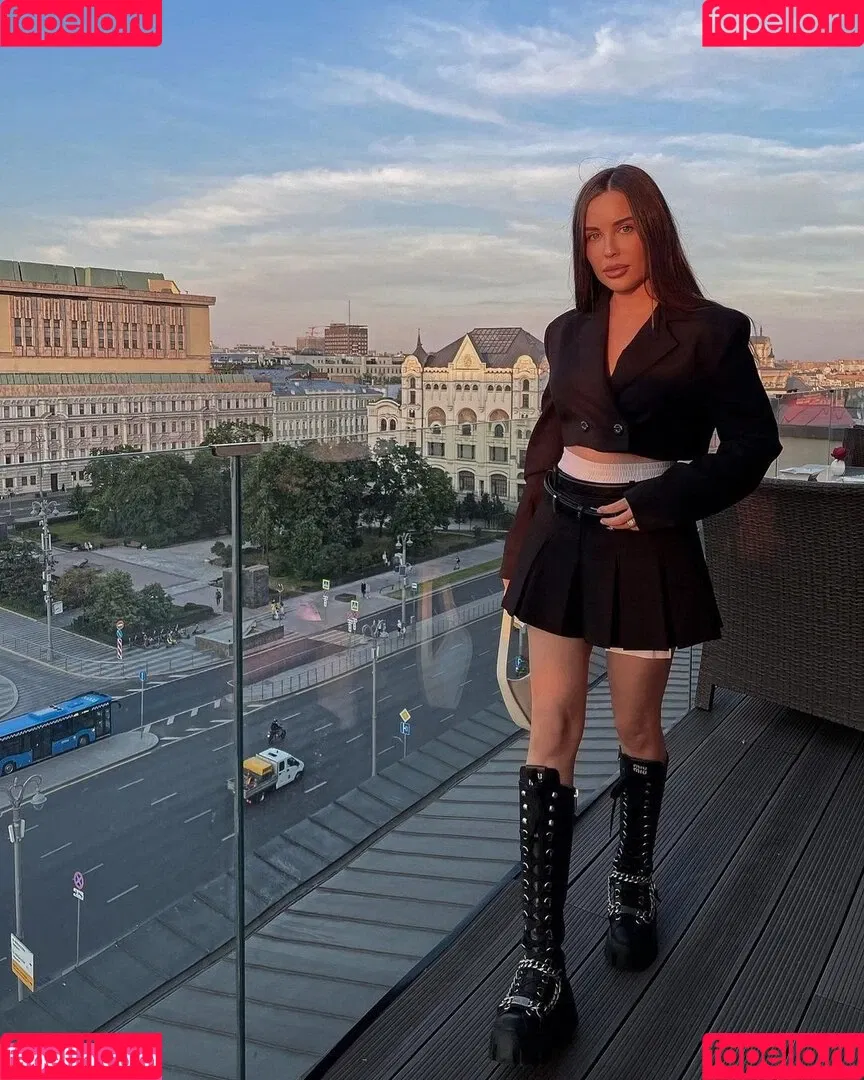 Julia Mikhalkova Onlyfans Photo Gallery 