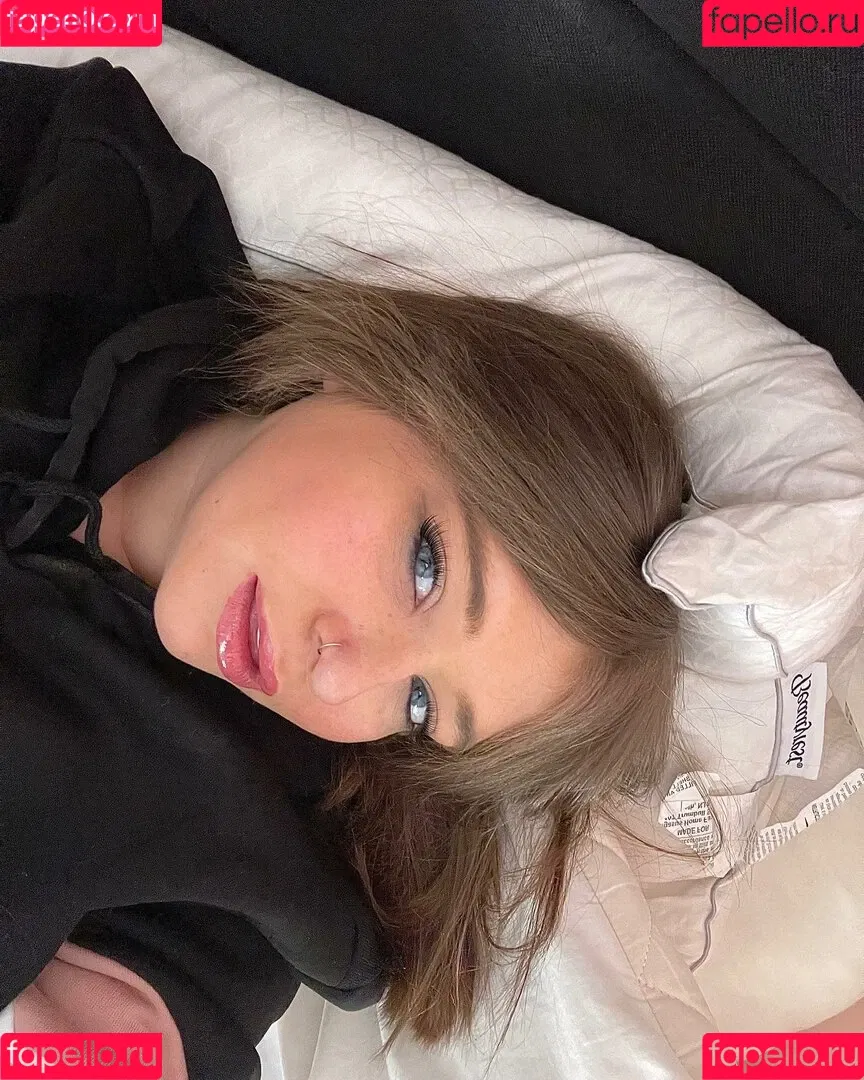 Emaliehall Onlyfans Photo Gallery 