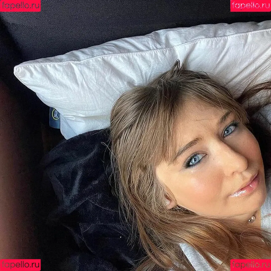 Emaliehall Onlyfans Photo Gallery 