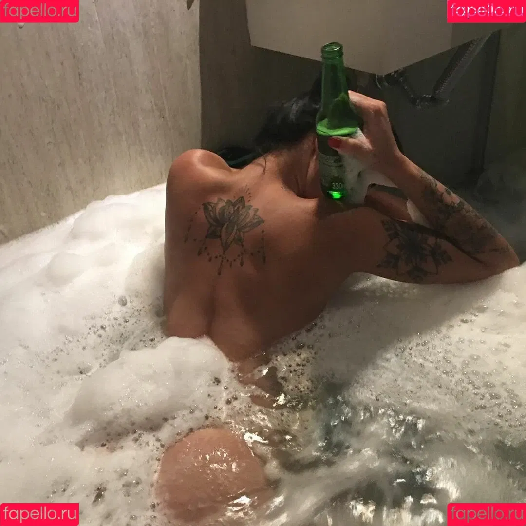 Karen Cristine Onlyfans Photo Gallery 
