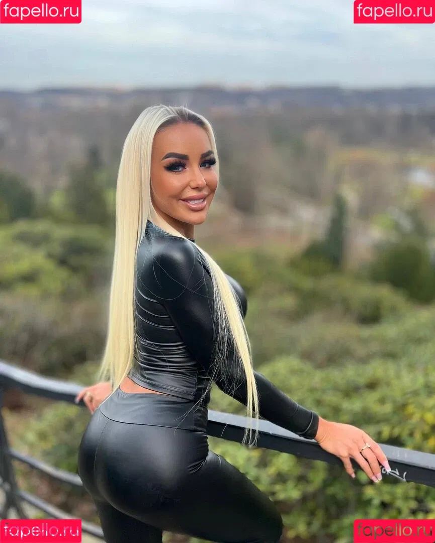 Lucy Sea Onlyfans Photo Gallery 