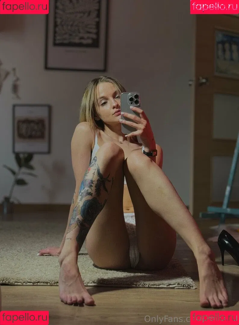 Mira Lil Onlyfans Photo Gallery 