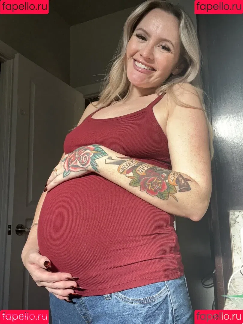 Mommy Penelope Onlyfans Photo Gallery 
