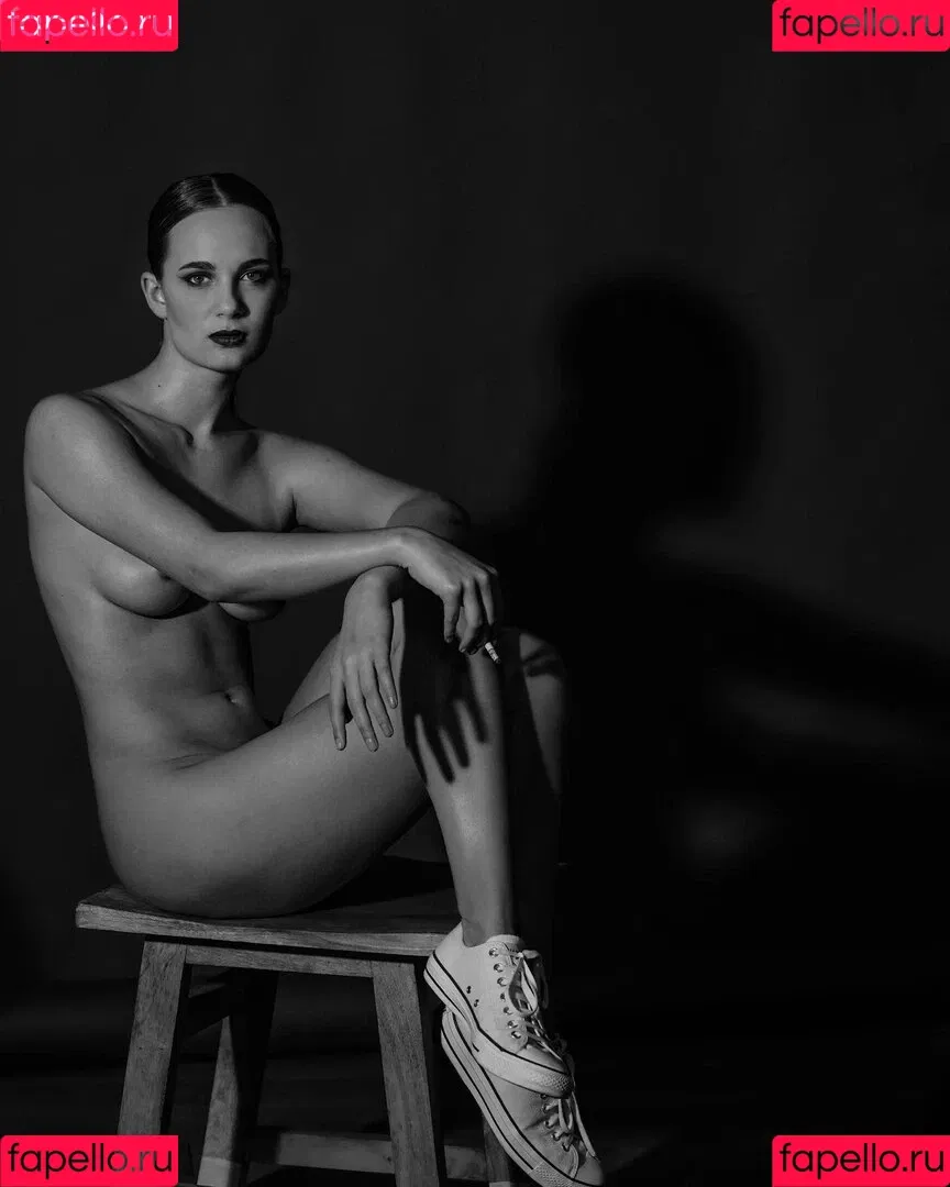 ann.cornel Onlyfans Photo Gallery 